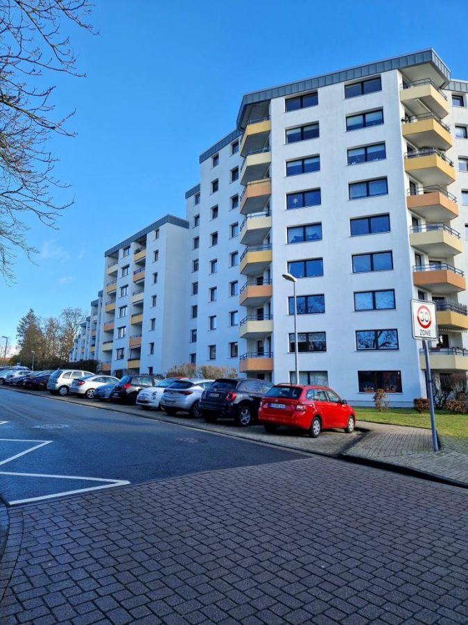 Schicke 4-Zimmer-Wohnung mit Loggia in zentraler Lage - Photo 5